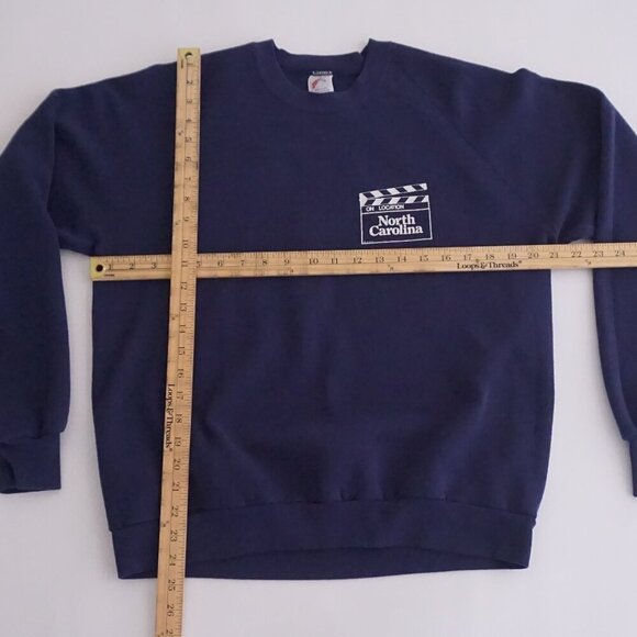 Vintage '90s Jerzees Navy On Location North Carolina Cotton Crewneck Sweater XL - Picture 3 of 9